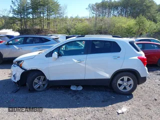 2020 Chevrolet Trax LT with VIN KL7CJLSB9LB005813, listed as a IAAI auction lot 41802888 with 31,212 mi miles and . Bid and sale history available at DreamBid. Image 14.