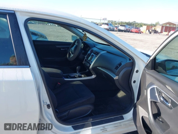 2014 Nissan Altima SV with VIN 1N4AL3AP3EC422980, listed as a IAAI auction lot 42002612 with 147,147 mi miles and . Bid and sale history available at carsss.com. Image 5.