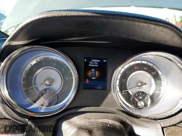 2014 Chrysler 300 C z VIN 2C3CCAEG9EH328699, wystawiony jako Copart lot #88137275 z przebiegiem 132 555 mil mil oraz Szkoda całkowita • Salvage title. Historia ofert i sprzedaży dostępna na DreamBid. Obrazek 9.