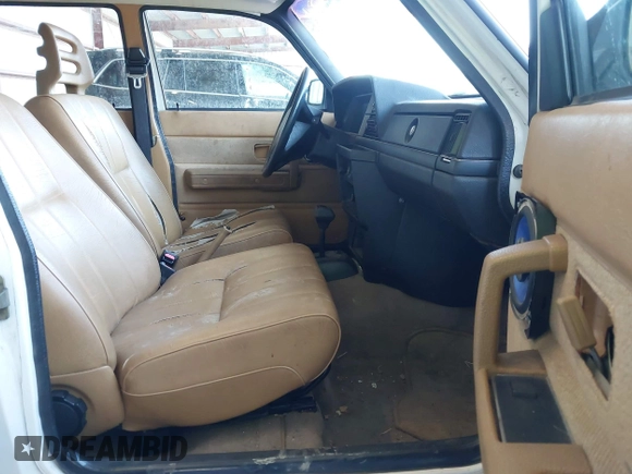 1993 Volvo 240 с VIN YV1AW8805P1954635, выставлен на аукционе IAAI как лот 42135518 с пробегом 172 621 миль миль и . История ставок и продаж доступна на DreamBid. Изображение 5.