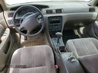 1998 Toyota Camry LE z VIN JT2BF22K8W0133091, wystawiony jako Copart lot #47691625 z przebiegiem 214 743 mil mil oraz Szkoda całkowita • Salvage title. Historia ofert i sprzedaży dostępna na DreamBid. Obrazek 8.