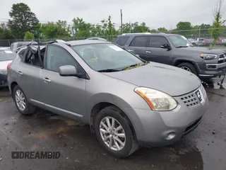 2011 Nissan Rogue SV z VIN JN8AS5MV1BW260817, wystawiony jako IAAI lot #42322106 z przebiegiem 134 549 mil mil oraz . Historia ofert i sprzedaży dostępna na DreamBid. Obrazek 1.