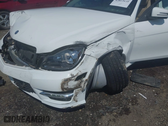 2013 Mercedes-Benz C 250 with VIN WDDGJ4HB1DG052880, listed as a IAAI auction lot 42013118 with 26,799 mi miles and . Bid and sale history available at DreamBid. Image 6.