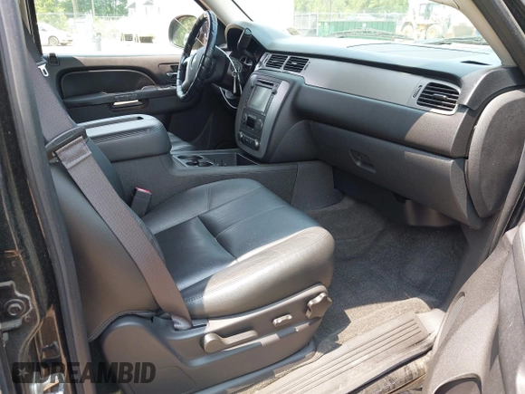 2013 Chevrolet Avalanche LT with VIN 3GNTKFE76DG259746, listed as a IAAI auction lot 42491223 with 92,131 mi miles and . Bid and sale history available at DreamBid. Image 5.