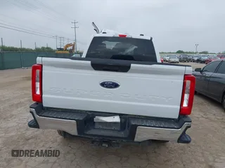 2024 Ford F-250 XL z VIN 1FT7W2BT5RED79934, wystawiony jako IAAI lot #42303040 z przebiegiem 39 011 mil mil oraz . Historia ofert i sprzedaży dostępna na DreamBid. Obrazek 16.