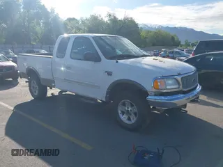 2003 Ford F-150 XL z VIN 1FTRX18L23NB93718, wystawiony jako IAAI lot #42286043 z przebiegiem 274 079 mil mil oraz . Historia ofert i sprzedaży dostępna na DreamBid. Obrazek 1.