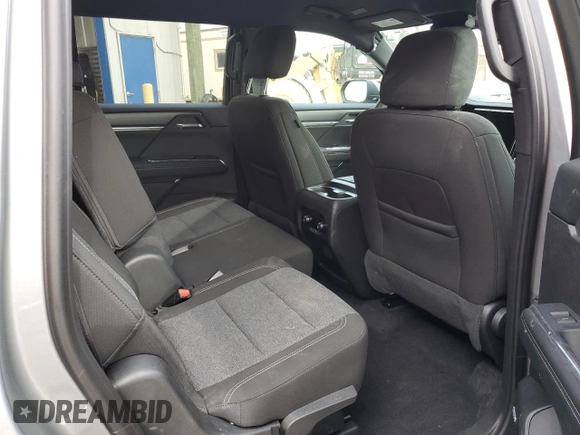 2025 GMC Acadia FWD Elevation z VIN 1GKENKRS5SJ136908, wystawiony jako Copart lot #44488635 z przebiegiem 2 797 mil mil oraz Czysty tytuł • Clean title. Historia ofert i sprzedaży dostępna na DreamBid. Obrazek 11.
