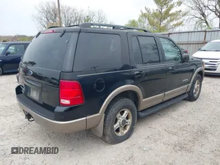 2002 Ford Explorer Eddie Bauer z VIN 1FMZU74E82UA67267, wystawiony jako IAAI lot #42030007 z przebiegiem 235 253 mil mil oraz . Historia ofert i sprzedaży dostępna na DreamBid. Obrazek 4.