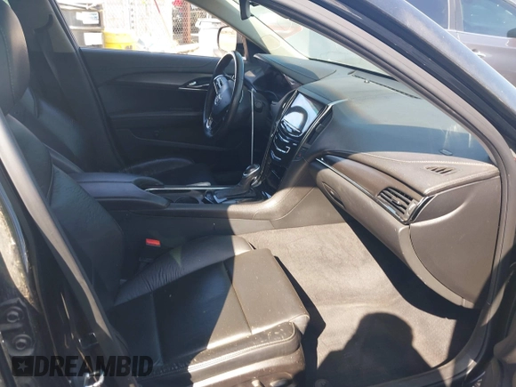 2013 Cadillac ATS z VIN 1G6AA5RA8D0139683, wystawiony jako IAAI lot #42410090 z przebiegiem 127 323 mil mil oraz . Historia ofert i sprzedaży dostępna na DreamBid. Obrazek 5.