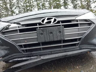 2020 Hyundai Elantra SE with VIN 5NPD74LF2LH529719, listed as a IAAI auction lot 41970104 with 38,928 mi miles. Bid and sale history available at carsss.com. Image 18.