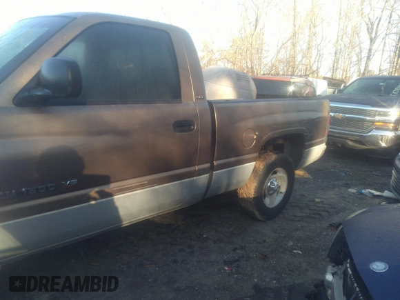 2001 Dodge 1500 z VIN 1B7HC16Y71S669658, wystawiony jako IAAI lot #41472744 z przebiegiem 213 617 mil mil oraz . Historia ofert i sprzedaży dostępna na DreamBid. Obrazek 6.