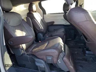 2024 Toyota Sienna Platinum z VIN 5TDESKFC8RS128364, wystawiony jako Copart lot #77888984 z przebiegiem 10 929 mil mil oraz Szkoda całkowita • Salvage title. Historia ofert i sprzedaży dostępna na DreamBid. Obrazek 11.