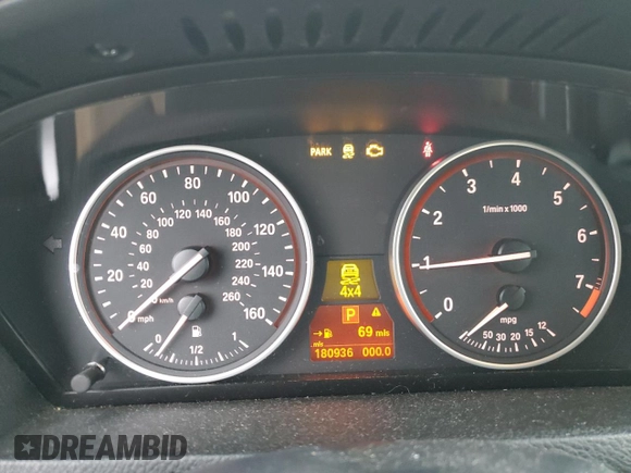 2011 BMW X5 35i with VIN 5UXZV4C5XBL405046, listed as a Copart auction lot 84447124 with 180,936 mi miles and Clean Title. Bid and sale history available at carsss.com. Image 9.