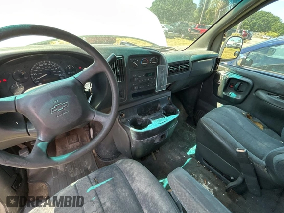2002 Chevrolet Express with VIN 1GAHG39R921243538, listed as a Copart auction lot 55530615 with 512,936 mi miles and Clean Title. Bid and sale history available at carsss.com. Image 9.