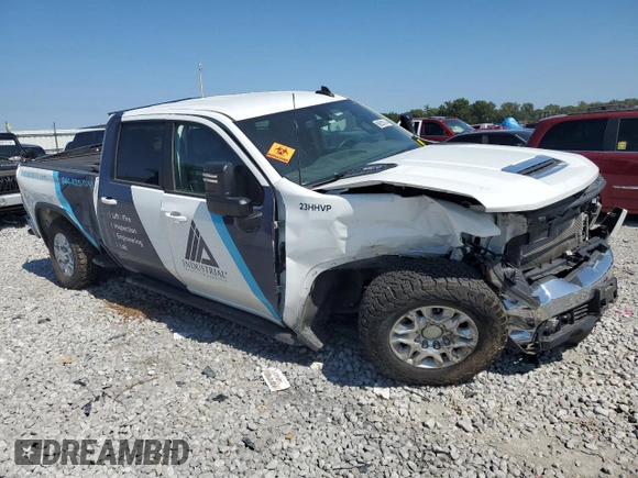 2020 Chevrolet Silverado 3500HD LT with VIN 1GC4YTEY4LF310731, listed as a Copart auction lot 69522614 with 121,916 mi miles and Salvage Title. Bid and sale history available at carsss.com. Image 4.