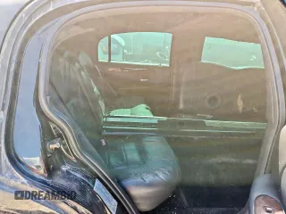 2002 Lincoln Town Car Executive with VIN 1L1FM81W02Y635348, listed as a Copart auction lot 61639325 with 88,597 mi miles and Clean title. Bid and sale history available at DreamBid. Image 10.
