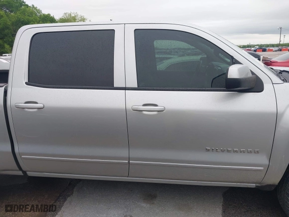 2015 Chevrolet Silverado 1500 LT with VIN 3GCUKREH6FG334200, listed as a IAAI auction lot 41953563 with 201,177 mi miles. Bid and sale history available at carsss.com. Image 13.