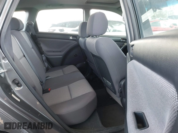 2004 Toyota Matrix Std with VIN 2T1KR32E04C292897, listed as a IAAI auction lot 41850648 with 88,374 mi miles. Bid and sale history available at carsss.com. Image 8.