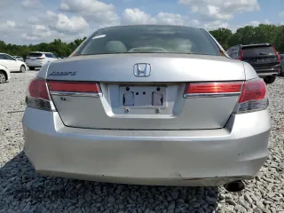 2011 Honda Accord LX z VIN 1HGCP2F37BA008231, wystawiony jako Copart lot #55414505 z przebiegiem 180 225 mil mil oraz Szkoda całkowita • Salvage title. Historia ofert i sprzedaży dostępna na DreamBid. Obrazek 6.
