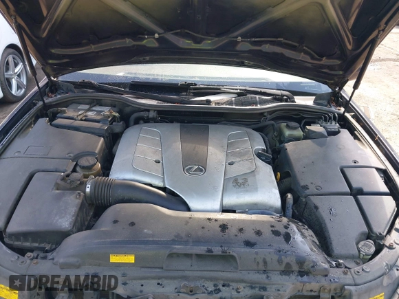 2004 Lexus LS 430 with VIN JTHBN36F740134774, listed as a IAAI auction lot 42023215 with 231,806 mi miles. Bid and sale history available at carsss.com. Image 10.