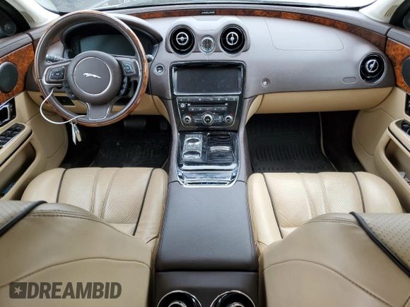 2019 Jaguar XJ with VIN SAJWJ1CDXK8W19559, listed as a Copart auction lot 46617024 with 43,178 mi miles and Salvage Title. Bid and sale history available at carsss.com. Image 8.