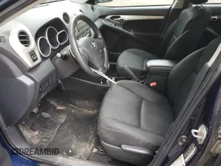 2009 Toyota Matrix S z VIN 2T1KE40E79C029074, wystawiony jako Copart lot #57972025 z przebiegiem 204 307 mil mil oraz Tytuł czysty. Historia ofert i sprzedaży dostępna na DreamBid. Obrazek 7.