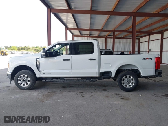 2024 Ford Super Duty F-250 SRW XL with VIN 1FT7W2BT1RED57848, listed as a IAAI auction lot 41544392 with 33,271 mi miles. Bid and sale history available at carsss.com. Image 14.