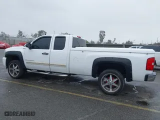 2007 Chevrolet Silverado 1500 LT w/1LT with VIN 1GCEC19J97E515977, listed as a IAAI auction lot 41774684 with 145,185 mi miles. Bid and sale history available at carsss.com. Image 13.