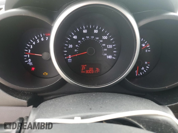 2013 Kia Soul + z VIN KNDJT2A61D7590104, wystawiony jako Copart lot #54177485 z przebiegiem 300 317 mil mil oraz Szkoda całkowita • Salvage title. Historia ofert i sprzedaży dostępna na DreamBid. Obrazek 9.