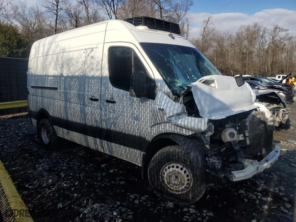 2017 Freightliner Sprinter Cargo Van with VIN WDYPF0CD1HP387242, listed as a Copart auction lot 84517624 with 232,062 mi miles and Salvage Title. Bid and sale history available at carsss.com. Image 4.