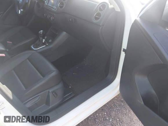 2014 Volkswagen Tiguan SE с VIN WVGAV3AX0EW598528, выставлен на аукционе IAAI как лот 42453851 с пробегом 141 869 миль миль и . История ставок и продаж доступна на DreamBid. Изображение 5.
