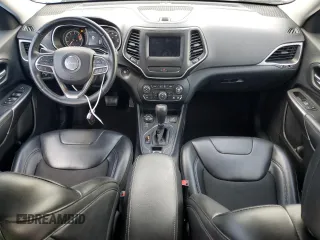 2019 Jeep Cherokee Latitude Plus z VIN 1C4PJMLB4KD162564, wystawiony jako Copart lot #60292615 z przebiegiem 61 167 mil mil oraz Szkoda całkowita • Salvage title. Historia ofert i sprzedaży dostępna na DreamBid. Obrazek 8.