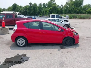 2014 Toyota Prius One z VIN JTDKDTB37E1566373, wystawiony jako IAAI lot #42416089 z przebiegiem 61 672 mil mil oraz . Historia ofert i sprzedaży dostępna na DreamBid. Obrazek 13.