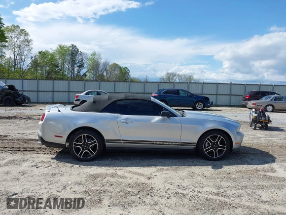 2011 Ford Mustang V6 with VIN 1ZVBP8EM6B5112240, listed as a IAAI auction lot 42030995 with 191,205 mi miles and . Bid and sale history available at carsss.com. Image 13.