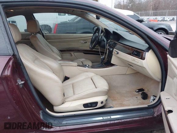 2009 BMW 3 Series 335i z VIN WBAWB73529P047553, wystawiony jako IAAI lot #41725052 z przebiegiem 146 693 mil mil oraz . Historia ofert i sprzedaży dostępna na DreamBid. Obrazek 5.