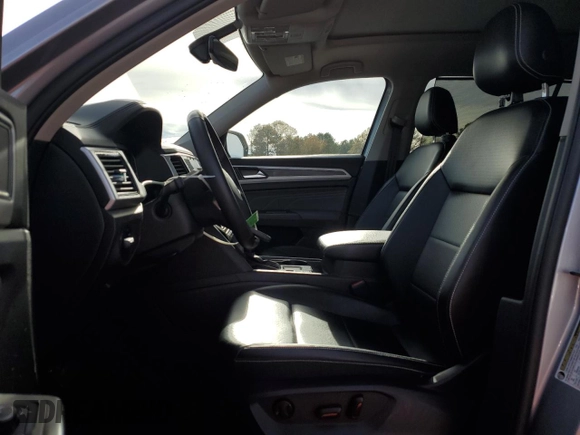 2022 Volkswagen Atlas SE with VIN 1V2JP2CA3NC532086, listed as a Copart auction lot 84679354 with 40,579 mi miles and Salvage title. Bid and sale history available at DreamBid. Image 7.