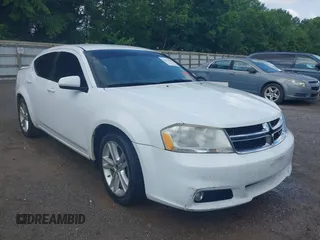 2012 Dodge Avenger SXT z VIN 1C3CDZCB8CN265750, wystawiony jako IAAI lot #42473685 z przebiegiem 163 788 mil mil oraz . Historia ofert i sprzedaży dostępna na DreamBid. Obrazek 1.