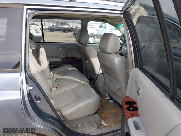 2006 Toyota Highlander Hybrid with VIN JTEEW21A360023378, listed as a IAAI auction lot 41795628 with 301,454 mi miles. Bid and sale history available at carsss.com. Image 8.
