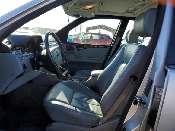 1998 Mercedes-Benz E-Class with VIN WDBJF65F0WA555650, listed as a Copart auction lot 44067875 with 133,145 mi miles and Salvage Title. Bid and sale history available at carsss.com. Image 7.