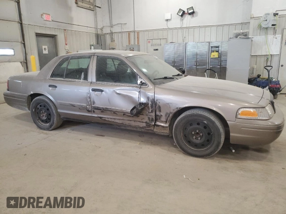 2011 Ford Police Interceptor z VIN 2FABP7BV1BX177043, wystawiony jako Copart lot #56968435 z przebiegiem 151 630 mil mil oraz Szkoda całkowita • Salvage title. Historia ofert i sprzedaży dostępna na DreamBid. Obrazek 4.