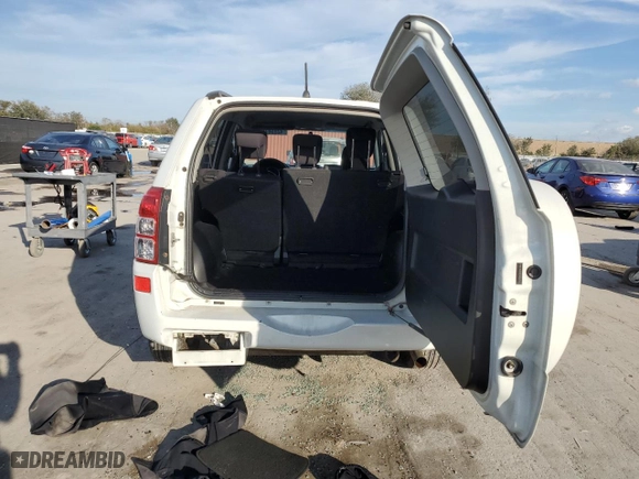 2006 Suzuki Grand Vitara Premium with VIN JS3TE943X64101914, listed as a Copart auction lot 42858705 with 235,334 mi miles and Salvage Title. Bid and sale history available at carsss.com. Image 6.