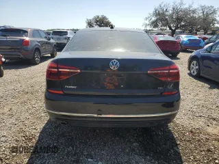 2018 Volkswagen Passat S z VIN 1VWAA7A37JC006863, wystawiony jako Copart lot #52935235 z przebiegiem 181 360 mil mil oraz Czysty tytuł • Clean title. Historia ofert i sprzedaży dostępna na DreamBid. Obrazek 6.