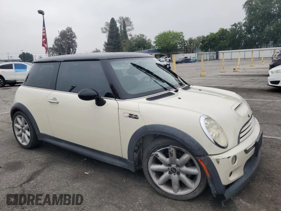 2006 MINI Hardtop S z VIN WMWRE33566TJ34940, wystawiony jako Copart lot #54348295 z przebiegiem 67 435 mil mil oraz Szkoda całkowita • Salvage title. Historia ofert i sprzedaży dostępna na DreamBid. Obrazek 4.