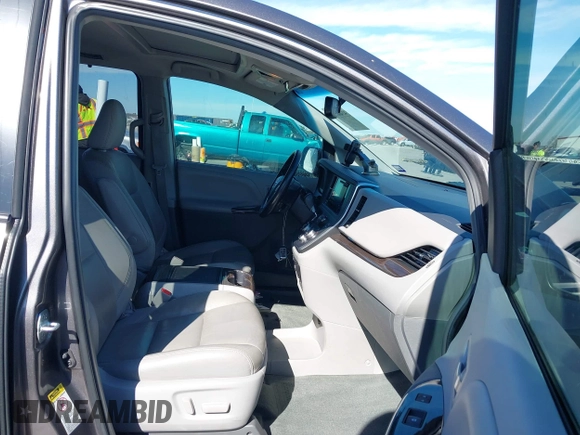 2016 Toyota Sienna XLE with VIN 5TDYK3DC7GS721667, listed as a IAAI auction lot 41400702 with 85,188 mi miles and . Bid and sale history available at DreamBid. Image 5.
