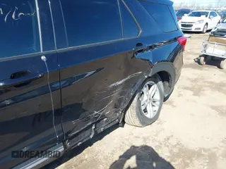 2022 Ford Explorer XLT z VIN 1FMSK8DH0NGA96191, wystawiony jako IAAI lot #41983762 z przebiegiem 47 637 mil mil oraz . Historia ofert i sprzedaży dostępna na DreamBid. Obrazek 6.