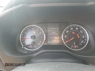 2020 Toyota RAV4 XLE z VIN 2T3P1RFV3LC095206, wystawiony jako Copart lot #61994415 z przebiegiem 57 698 mil mil oraz Szkoda całkowita • Salvage title. Historia ofert i sprzedaży dostępna na DreamBid. Obrazek 9.