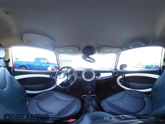2013 MINI Clubman z VIN WMWZF3C54DT491236, wystawiony jako IAAI lot #41663705 z przebiegiem 90 046 mil mil oraz . Historia ofert i sprzedaży dostępna na DreamBid. Obrazek 18.
