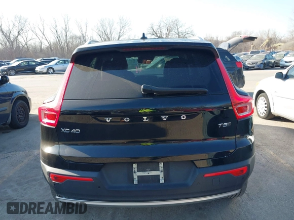 2020 Volvo XC40 Momentum with VIN YV4162UK5L2196730, listed as a IAAI auction lot 41777418 with 43,465 mi miles and . Bid and sale history available at DreamBid. Image 16.