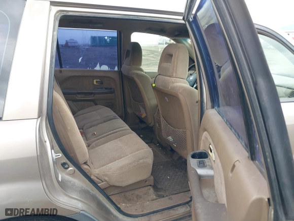 2004 Honda Pilot LX with VIN 2HKYF18144H501874, listed as a IAAI auction lot 41717956 with 290,828 mi miles. Bid and sale history available at carsss.com. Image 8.