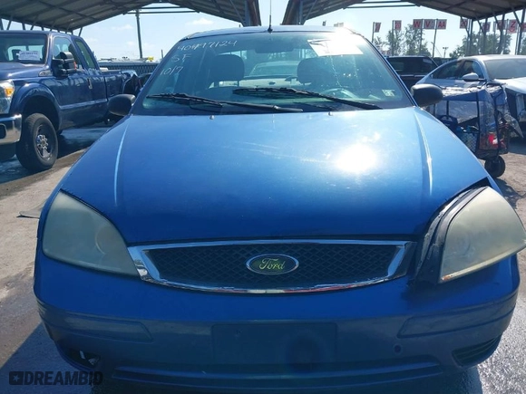 2005 Ford Focus S with VIN 1FAFP34N45W260411, listed as a IAAI auction lot 40497124 with NaN miles. Bid and sale history available at carsss.com. Image 12.